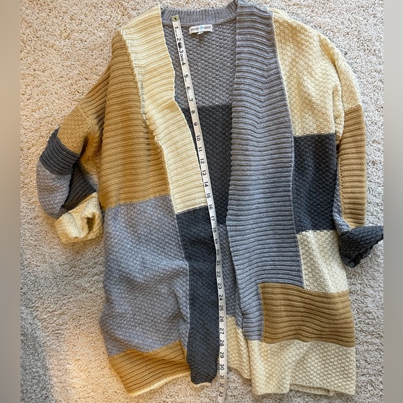 Color Block Sweater - Picture 4 of 5
